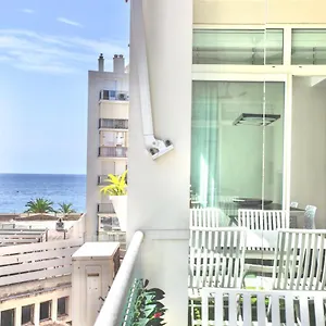 Luxurious 2 Bedrooms Apartment, 30 Meter From France